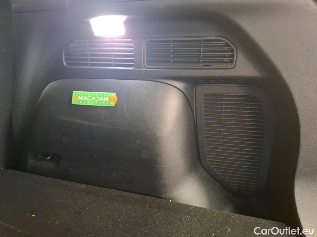  Ford  Kuga FORD  / 2019 / 5P / SUV 2.5 190 hybrid Flexifuel Pshift Titanium #33