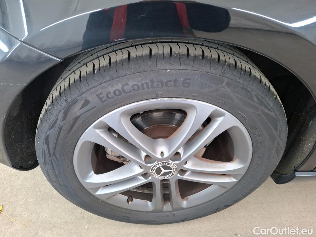  Mercedes  A-Klasse MERCEDESBENZ Classe A Compact  2018  5P  Berline A 180 Style Line #29