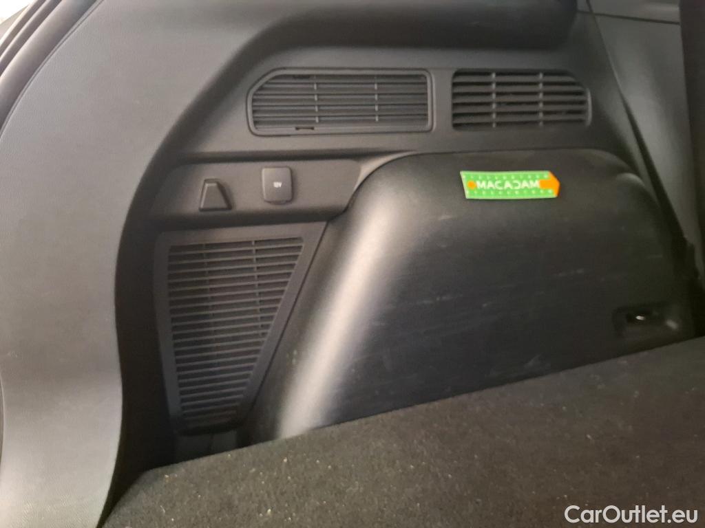  Ford  Kuga FORD  / 2019 / 5P / SUV 2.5 190 hybrid Flexifuel Pshift Titanium #37