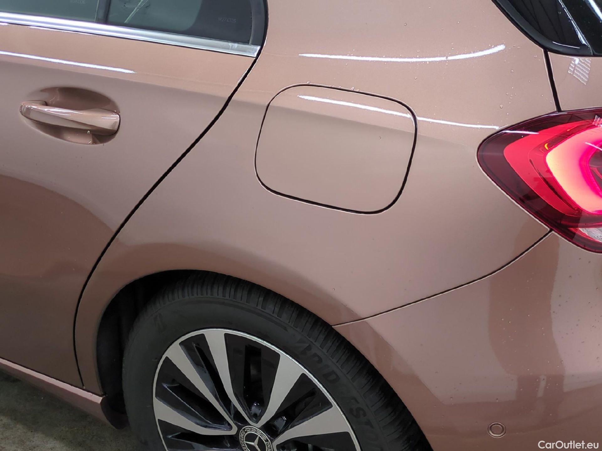  Mercedes  A-Klasse MERCEDES-BENZ Classe A Compact / 2018 / 5P / Berline A 180 Business Line 7G-DCT #14