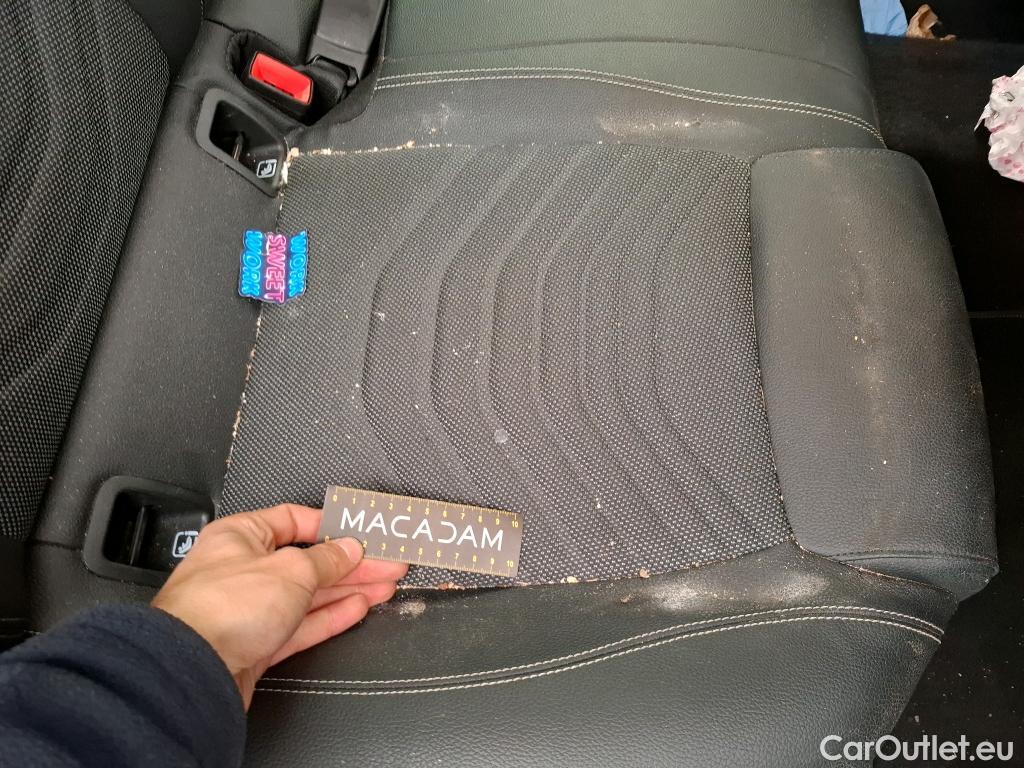  Mercedes  A-Klasse MERCEDESBENZ Classe A Compact  2018  5P  Berline A 180 Style Line #27