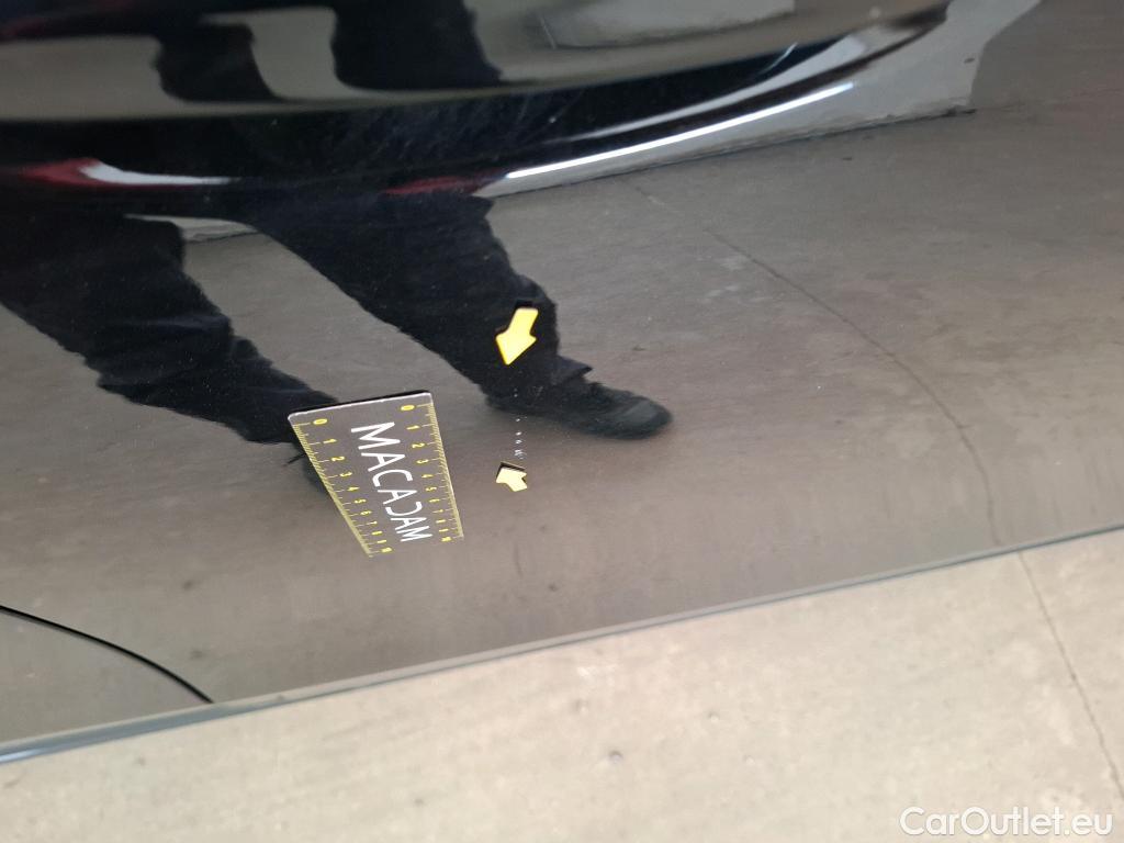  Mercedes  A-Klasse MERCEDESBENZ Classe A Compact  2018  5P  Berline A 180 Style Line #43