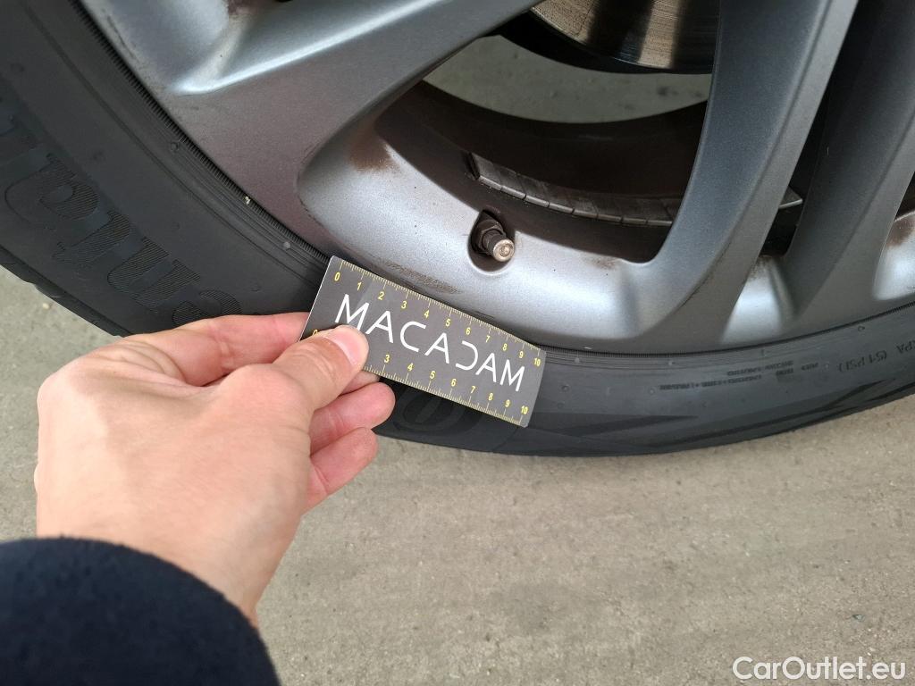  Mercedes  A-Klasse MERCEDESBENZ Classe A Compact  2018  5P  Berline A 180 Style Line #31