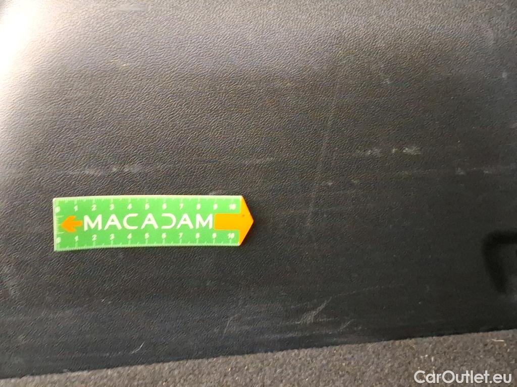  Ford  Kuga FORD  / 2019 / 5P / SUV 2.5 190 hybrid Flexifuel Pshift Titanium #38