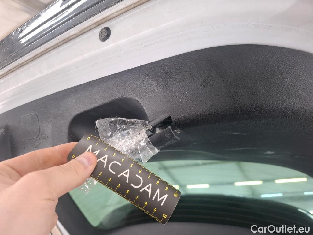  KIA  Sportage KIA  / 2021 / 5P / SUV 1.6 T-GDI 265 PHEV AUTO 4WD DESIGN #14