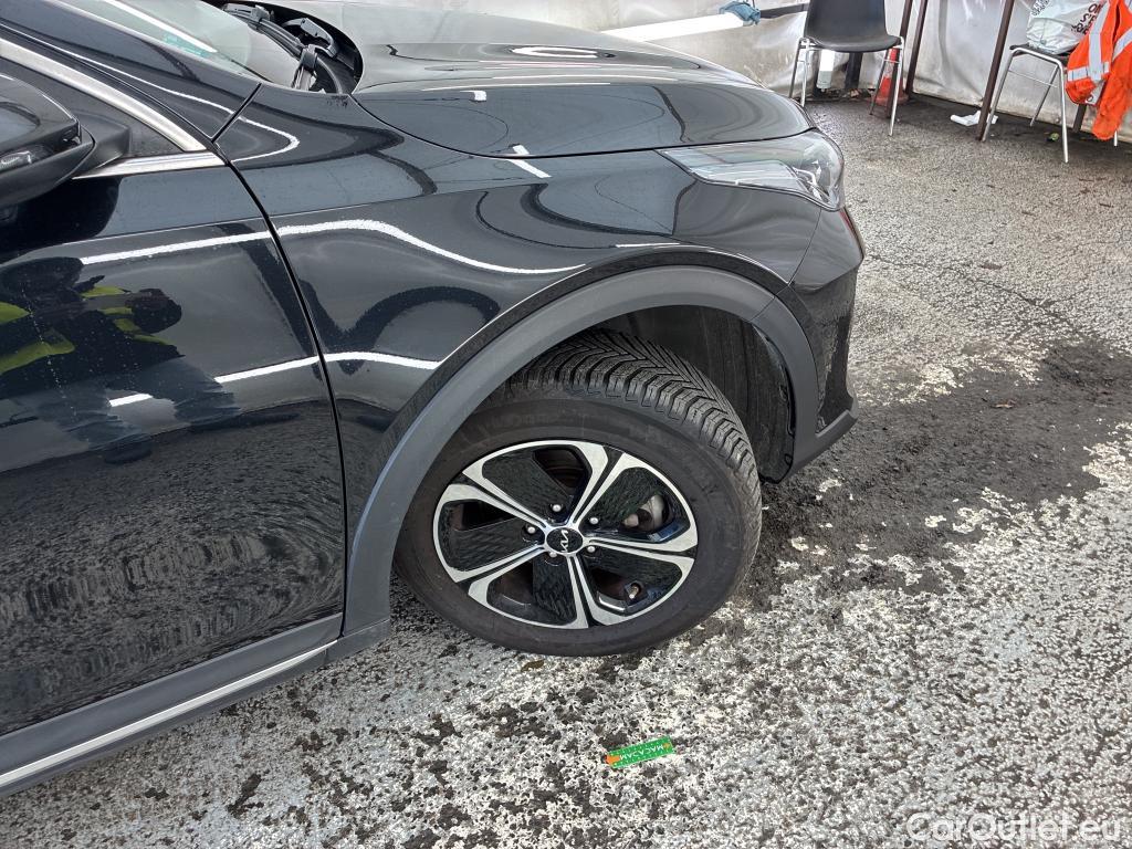  KIA  XCeed KIA  / 2019 / 5P / Crossover 1.6 GDI ISG ISG PHEV ACTIVE BUS DCT6 #3