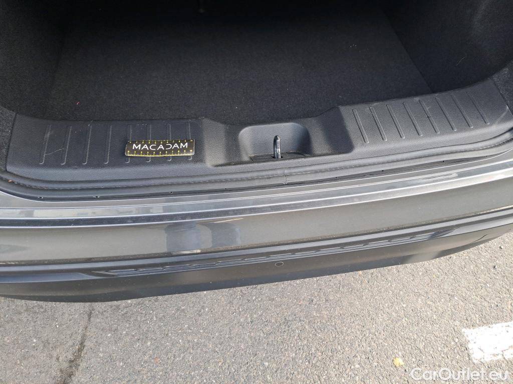  Land Rover  Discovery NISSAN Juke / 2019 / 5P / Crossover DIG-T 114 BVM6 Business Edition #14