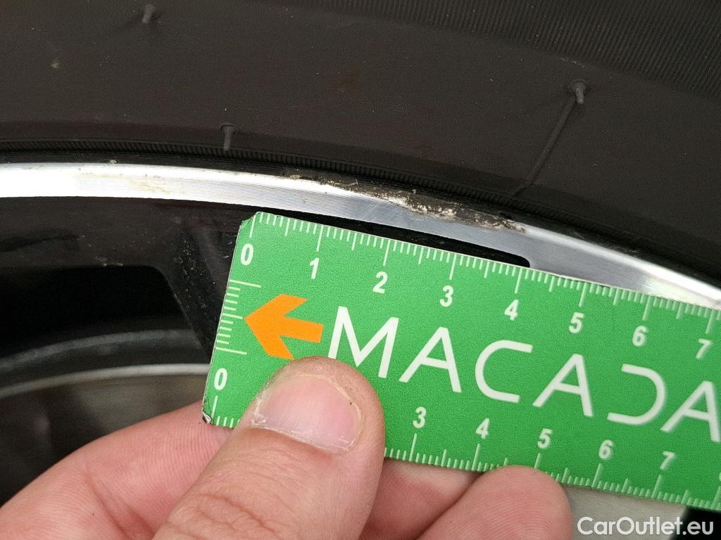  Peugeot  2008  Allure Business 1.5 HDi 130CV BVA8 E6d #40