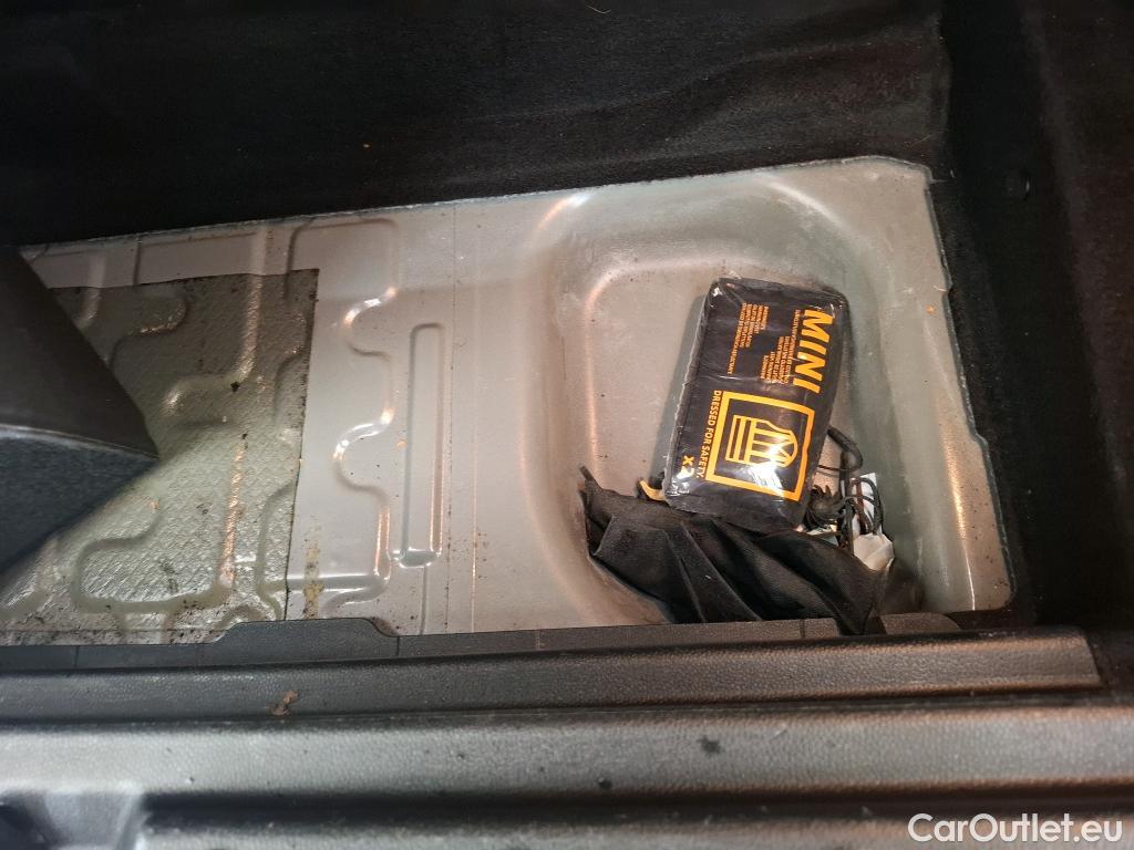  Mini  Mini   / 2014 / 3P / Berline Cooper SE Finition Business 184 ch BVA #33