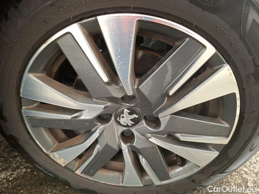  Peugeot  2008  Allure Business 1.2 PureTech 130CV BVM6 E6dT #6