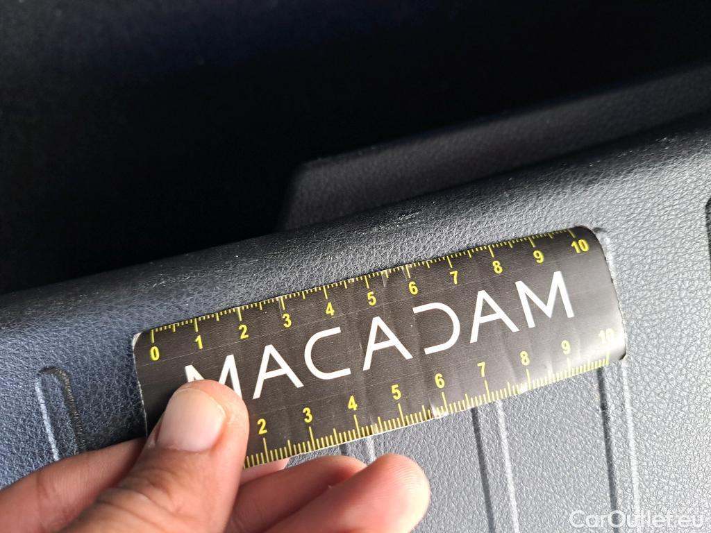  Land Rover  Discovery NISSAN Juke / 2019 / 5P / Crossover DIG-T 114 BVM6 Business Edition #17