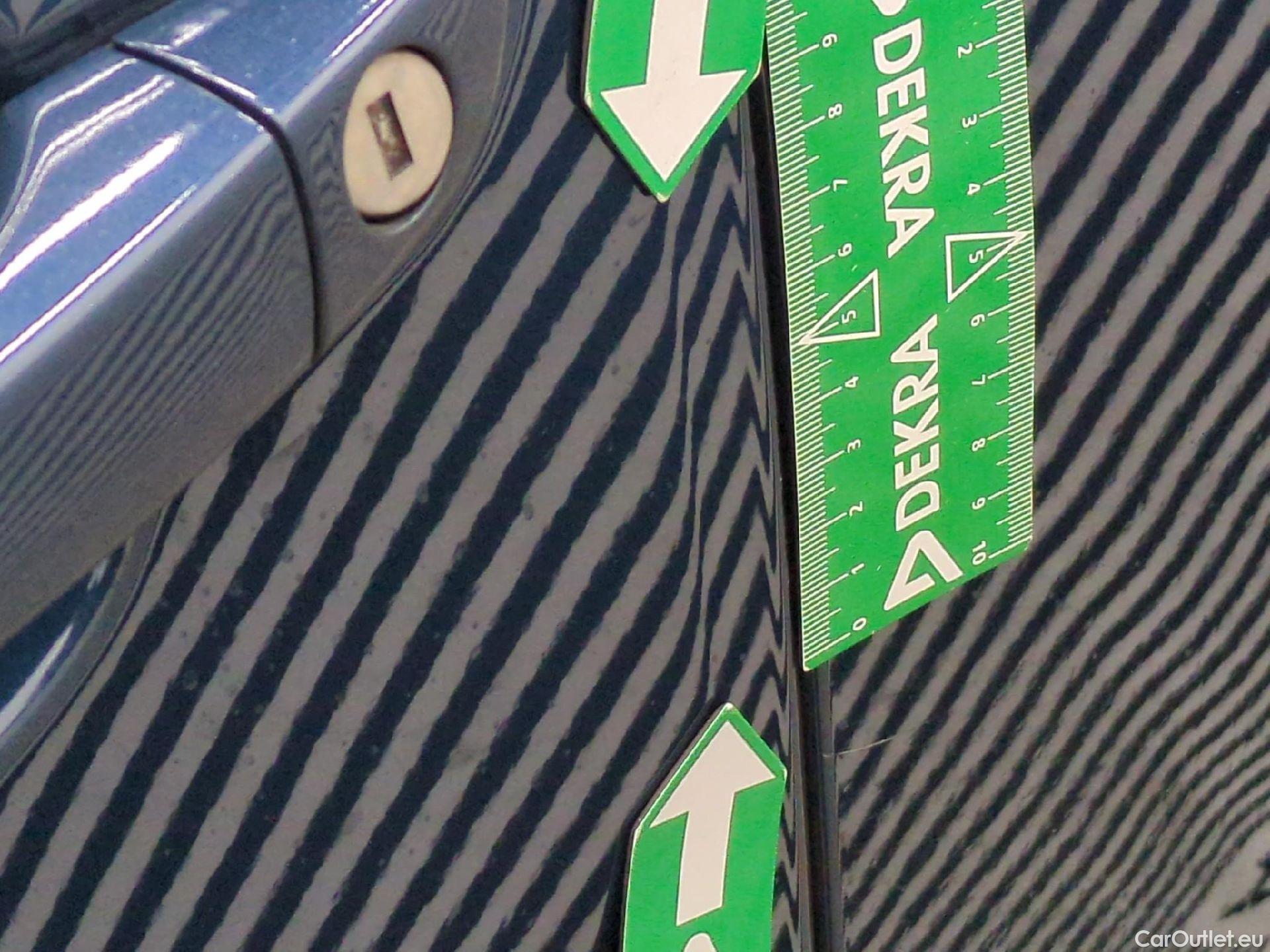  Peugeot  3008  Allure 1.5 HDi 130CV BVA8 E6d #48