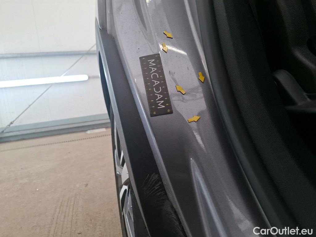  Peugeot  5008  Allure Pack 1.5 HDi 130CV BVA8 7 Sieges E6d #17