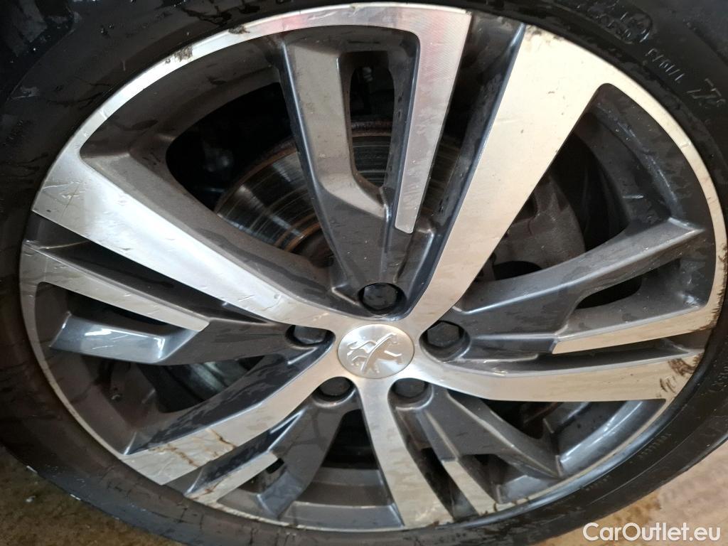  Peugeot  5008  Allure Pack 1.5 HDi 130CV BVA8 7 Sieges E6d #26