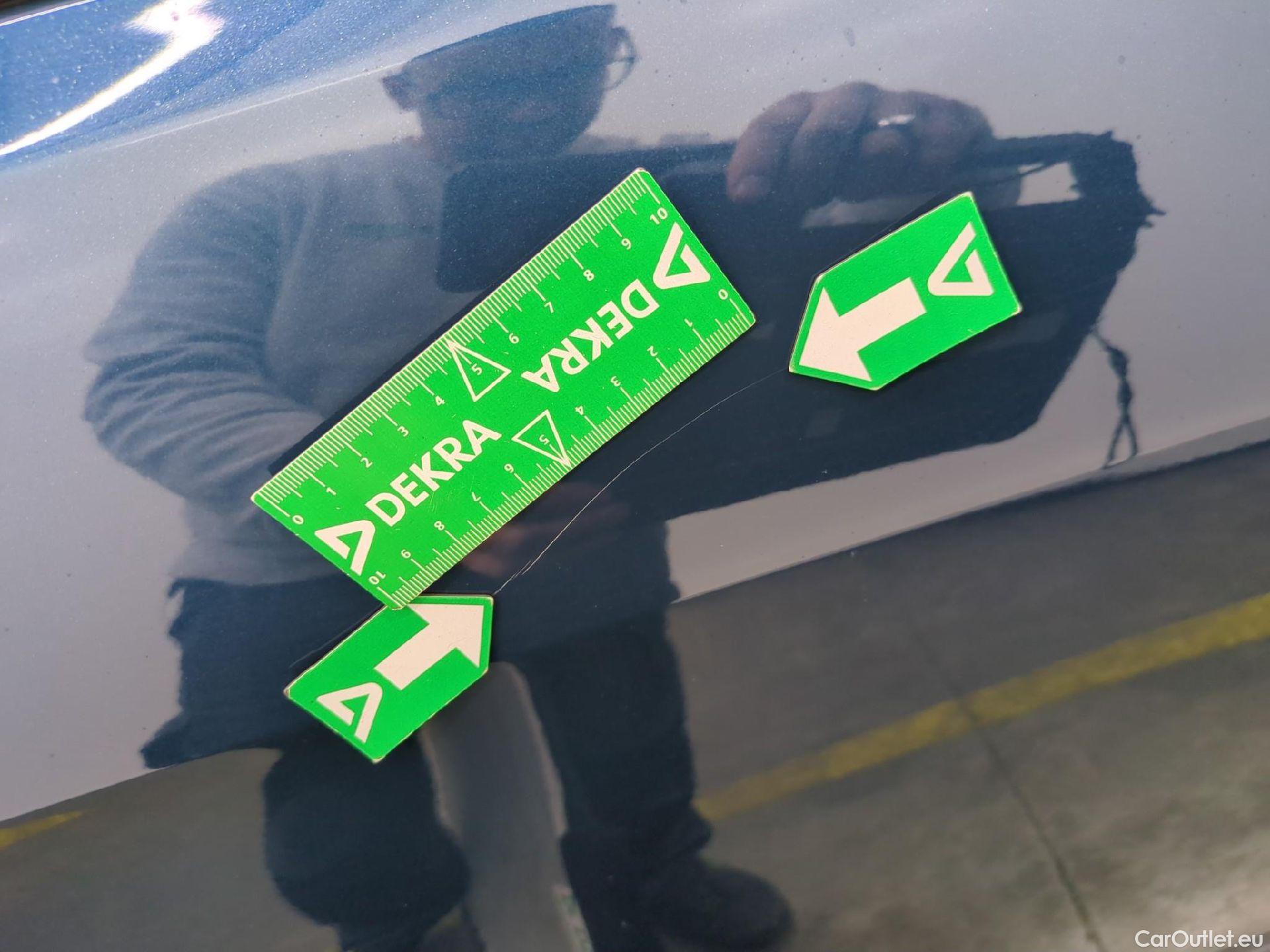  Peugeot  3008  Allure 1.5 HDi 130CV BVA8 E6d #36