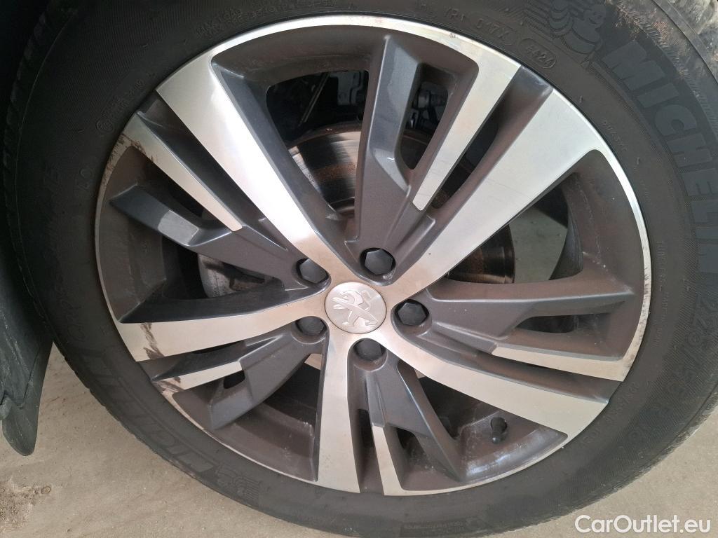  Peugeot  5008  Allure Pack 1.5 HDi 130CV BVA8 7 Sieges E6d #24