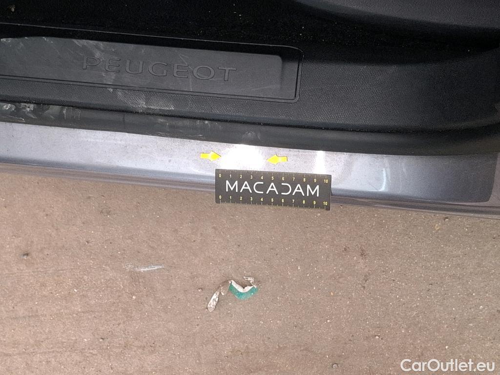  Peugeot  5008  Allure Pack 1.5 HDi 130CV BVA8 7 Sieges E6d #45