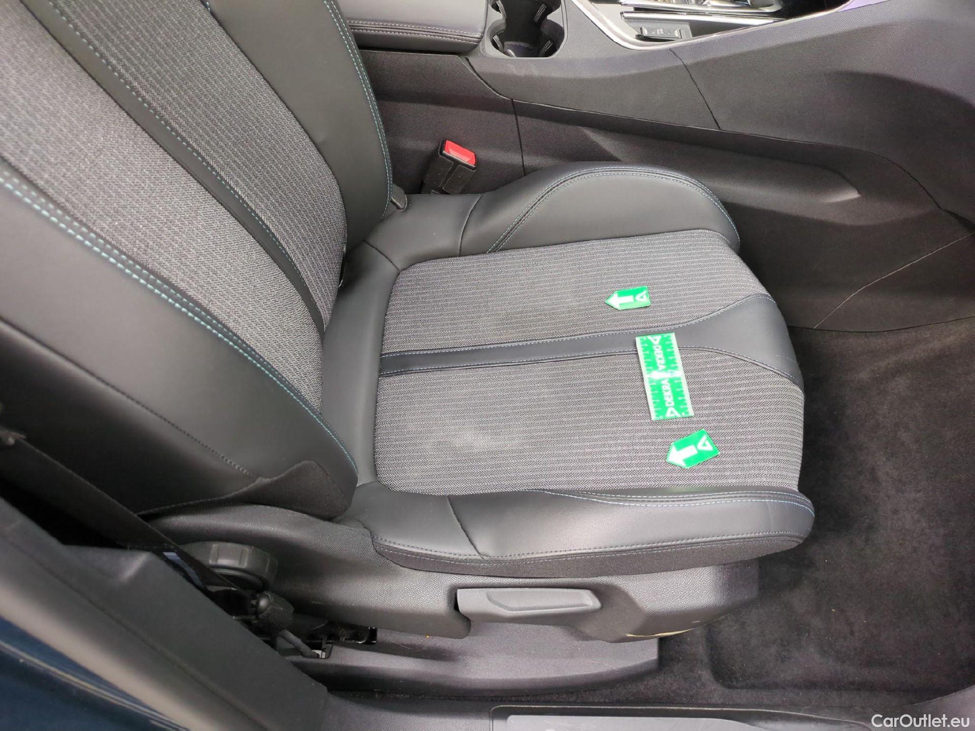  Peugeot  3008  Allure 1.5 HDi 130CV BVA8 E6d #4