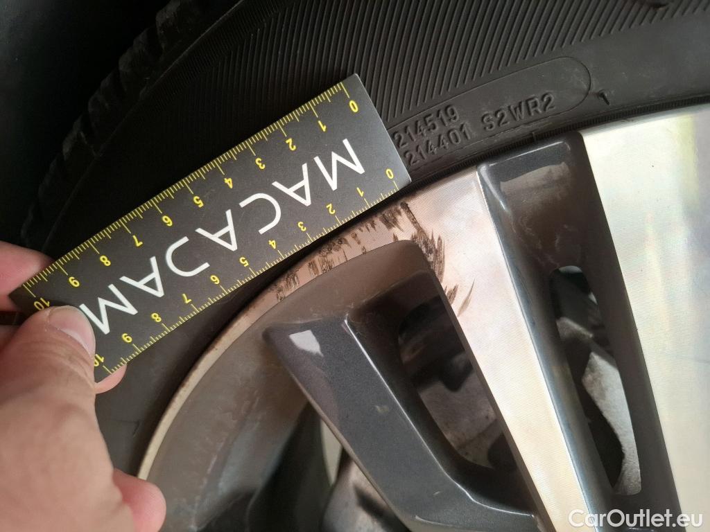  Peugeot  5008  Allure Pack 1.5 HDi 130CV BVA8 7 Sieges E6d #25