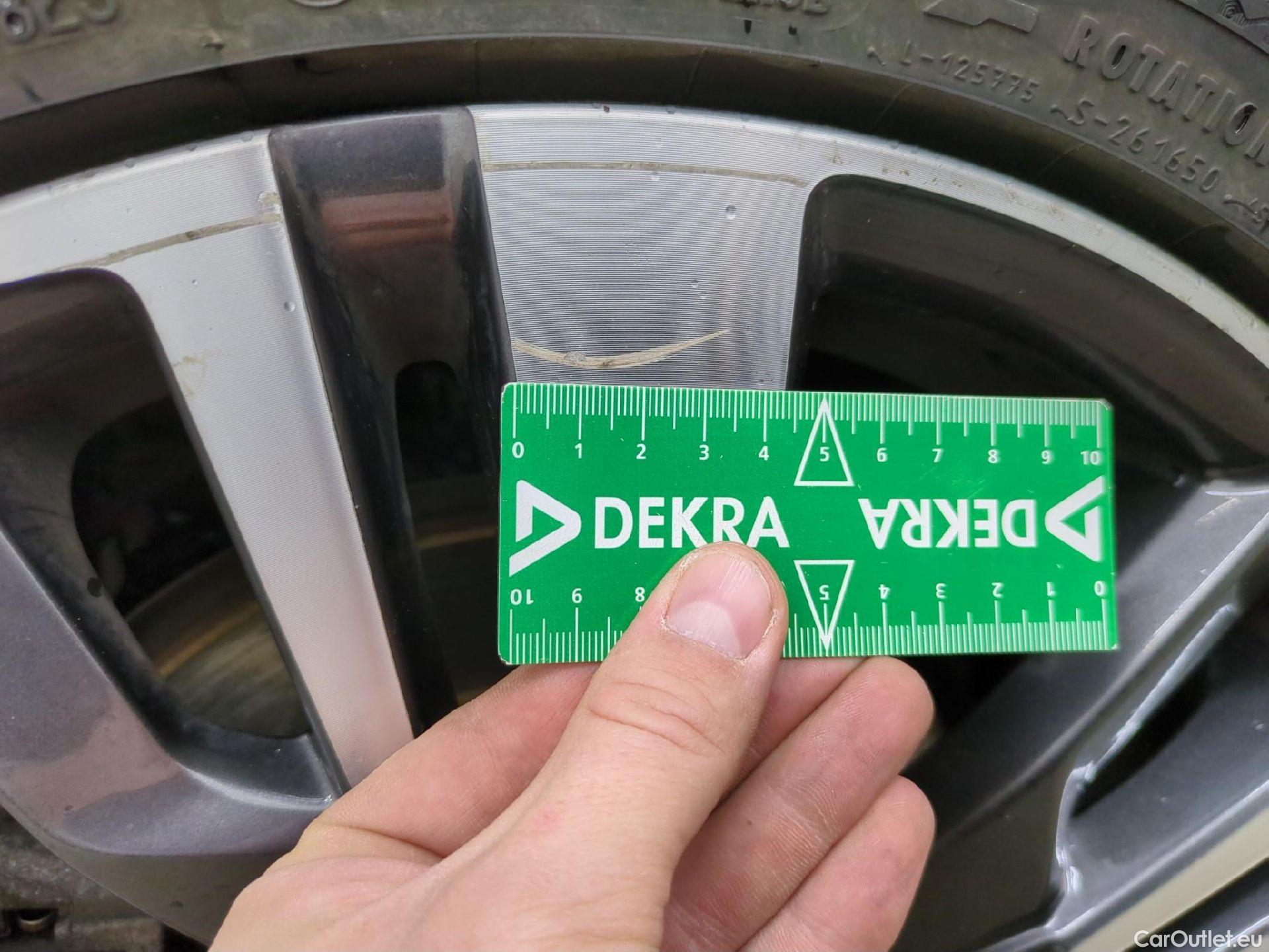  Peugeot  3008  Allure 1.5 HDi 130CV BVA8 E6d #32