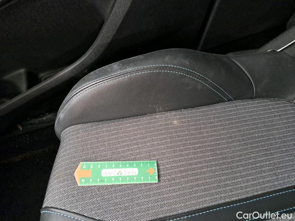  Peugeot  3008  II Allure Pack 1.5 HDi 130CV BVA8 E6d #15