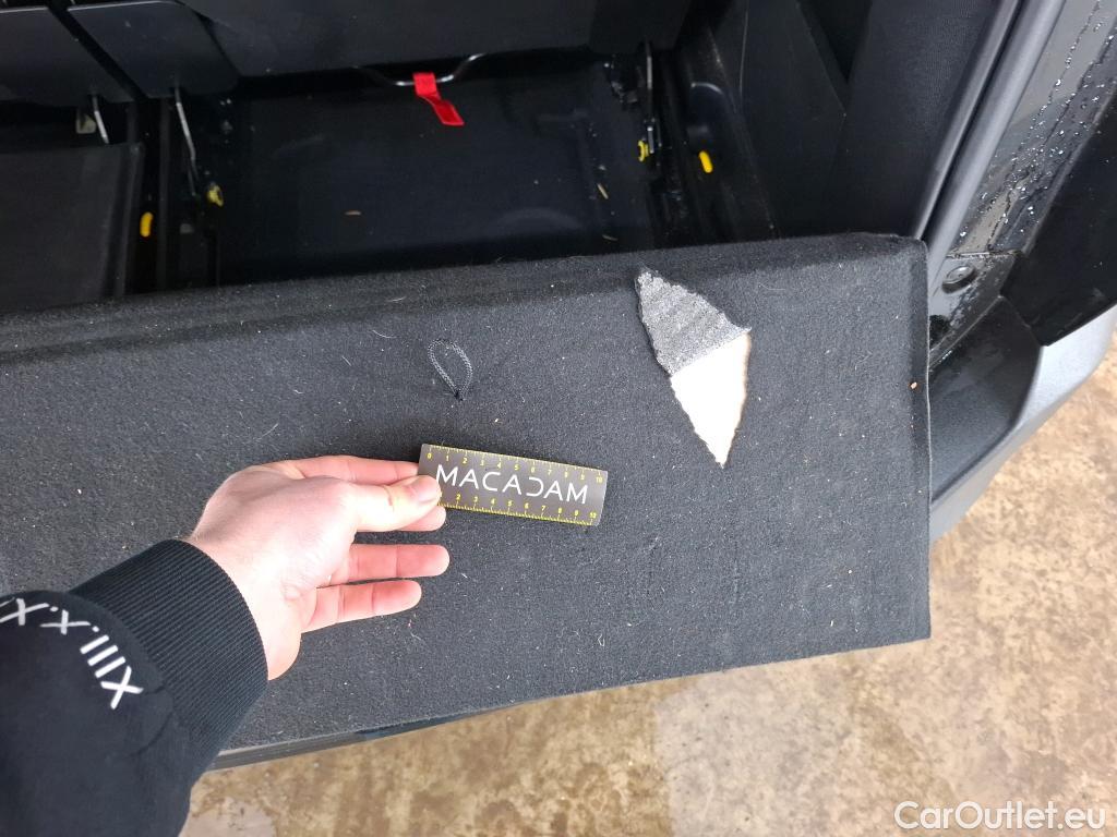  Peugeot  5008  Allure Pack 1.5 HDi 130CV BVA8 7 Sieges E6d #33