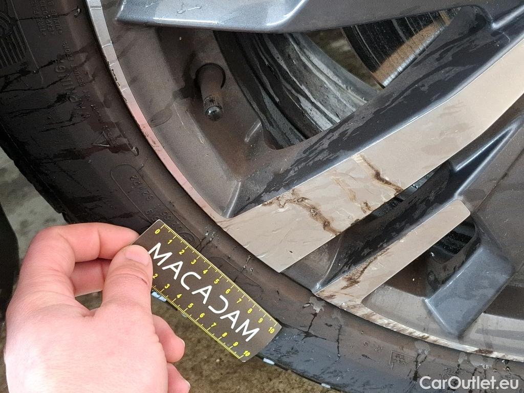  Peugeot  5008  Allure Pack 1.5 HDi 130CV BVA8 7 Sieges E6d #30