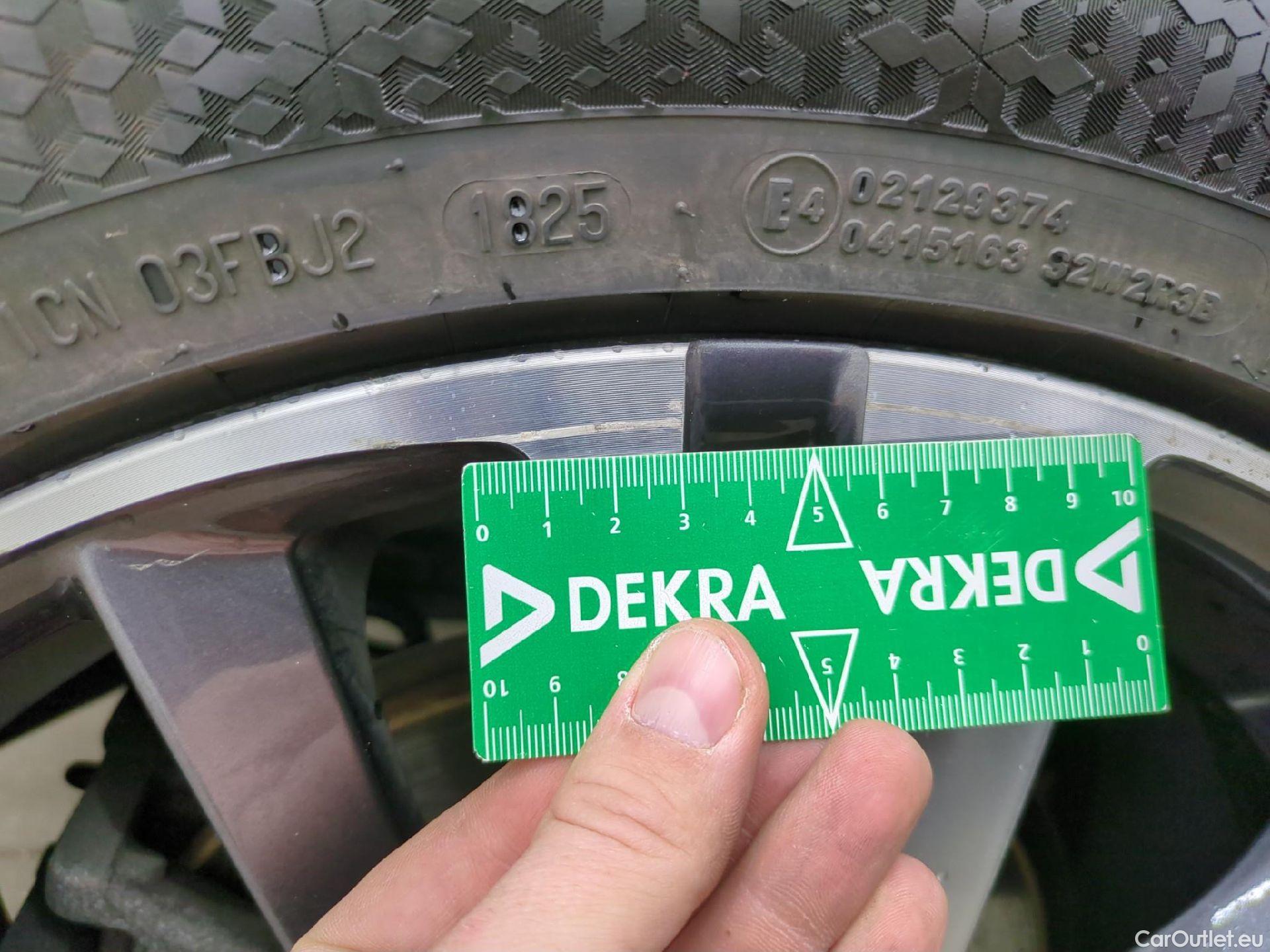  Peugeot  3008  Allure 1.5 HDi 130CV BVA8 E6d #33