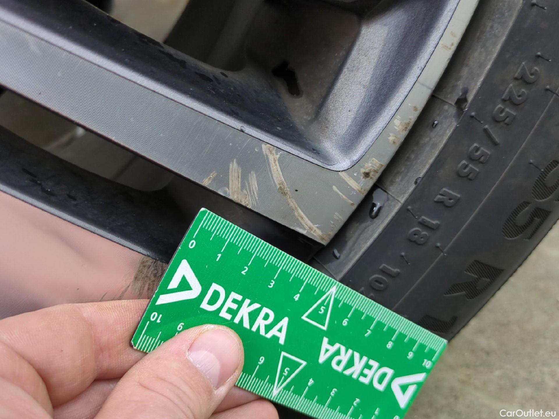  Peugeot  3008  Allure 1.5 HDi 130CV BVA8 E6d #24