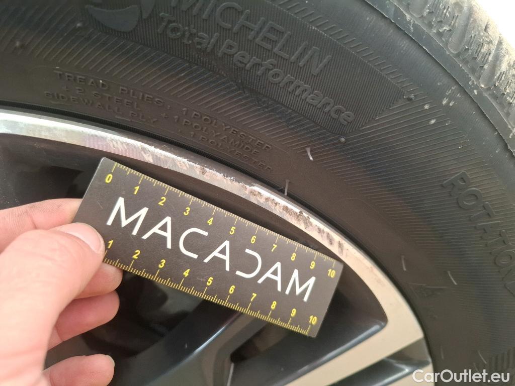  Peugeot  5008  Allure Pack 1.5 HDi 130CV BVA8 7 Sieges E6d #36