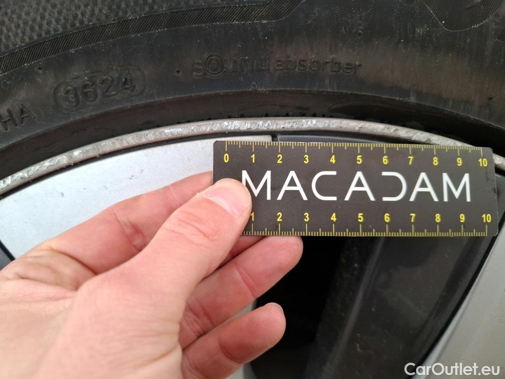  Tesla  Model Y TESLA   2020  5P SUV Grand Autonomie Dual Motor AWD #8