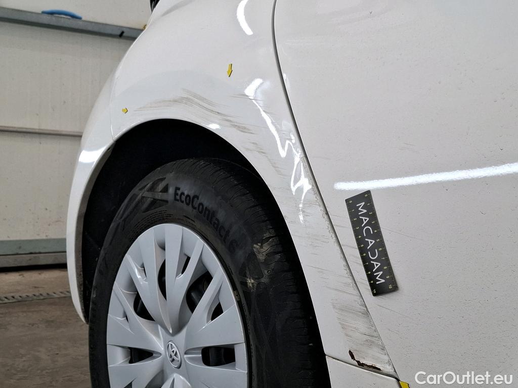  Toyota  Yaris TOYOTA  Hybride / 2019 / 5P / Berline Hybride 116h Dynamic Business Beyond Zer #2