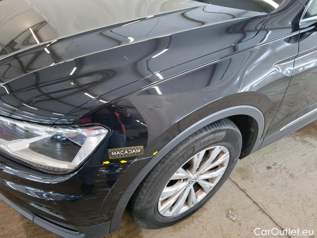  Volkswagen  Tiguan VOLKSWAGEN  / 2016 / 5P / SUV 2.0 TDI 150 DSG7 Confortline Business #24