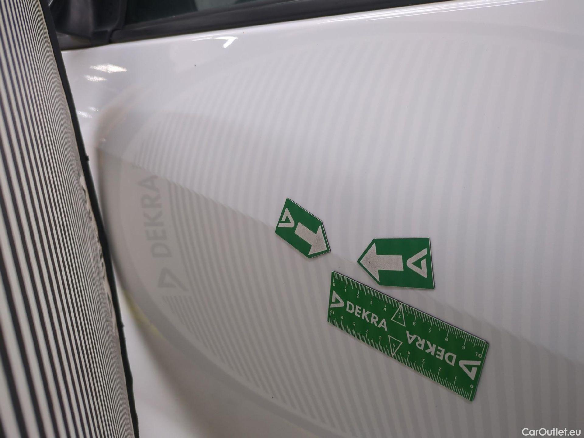  Toyota  Yaris TOYOTA  Hybride / 2019 / 5P / Berline Hybride 116h France #42