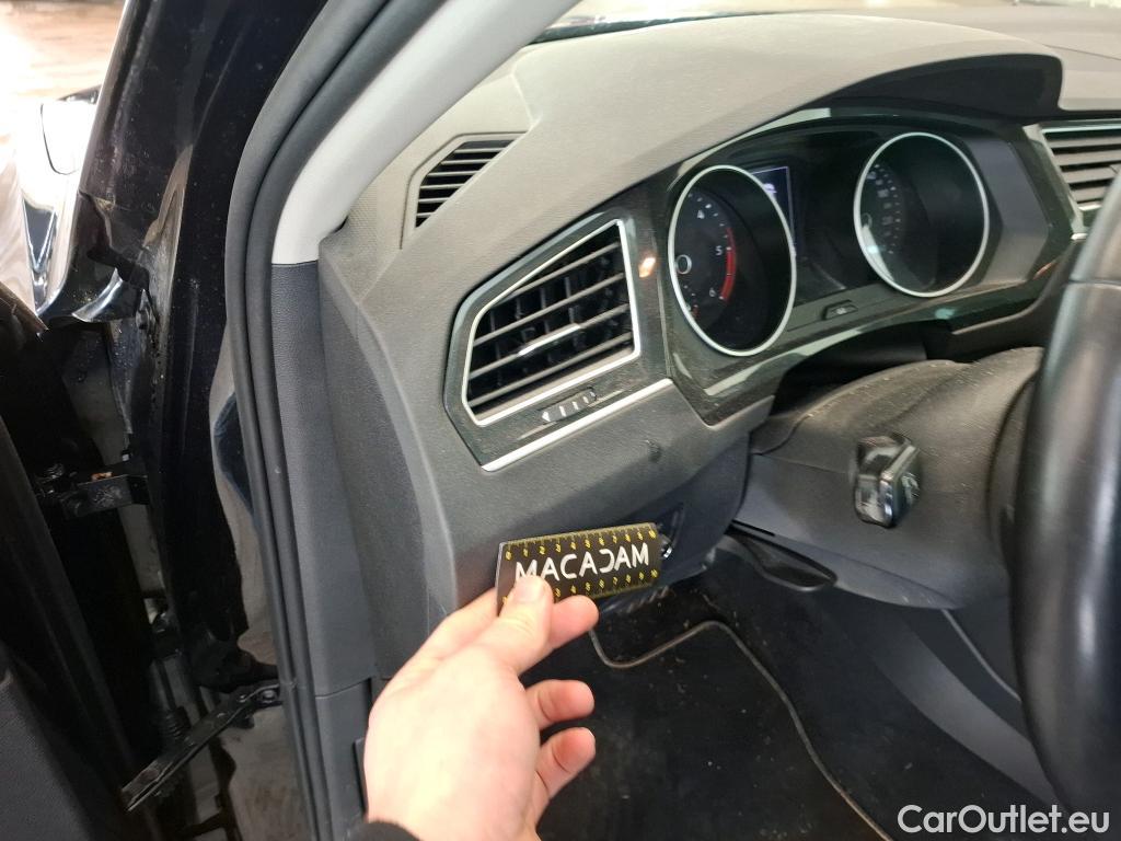  Volkswagen  Tiguan VOLKSWAGEN  / 2016 / 5P / SUV 2.0 TDI 150 DSG7 Confortline Business #53