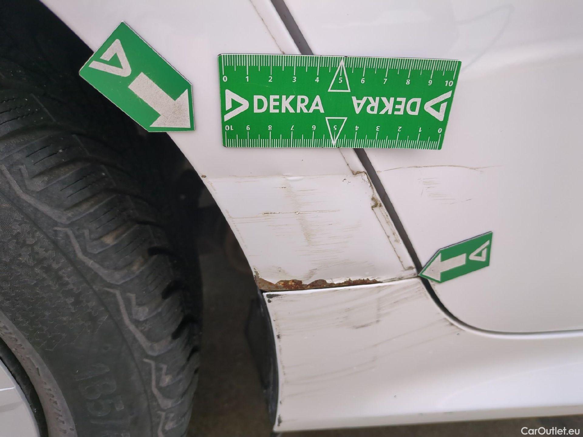  Toyota  Yaris TOYOTA  Hybride / 2019 / 5P / Berline Hybride 116h France #26