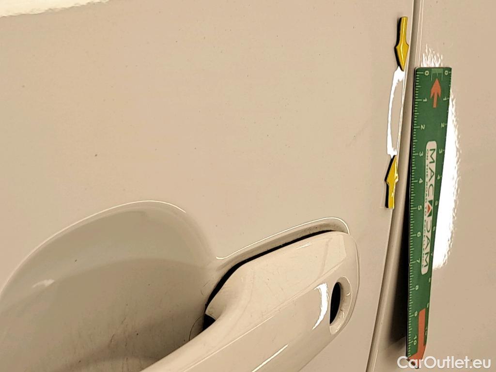  Toyota  Yaris TOYOTA  Hybride  2019  5P  Berline Hybride 116h Dynamic Business Beyond Zer #26