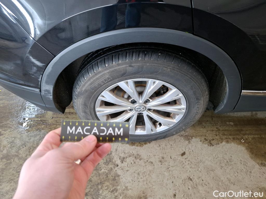  Volkswagen  Tiguan VOLKSWAGEN  / 2016 / 5P / SUV 2.0 TDI 150 DSG7 Confortline Business #55