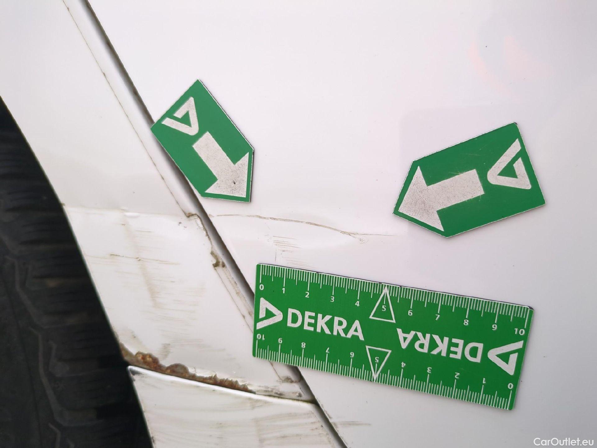  Toyota  Yaris TOYOTA  Hybride / 2019 / 5P / Berline Hybride 116h France #32