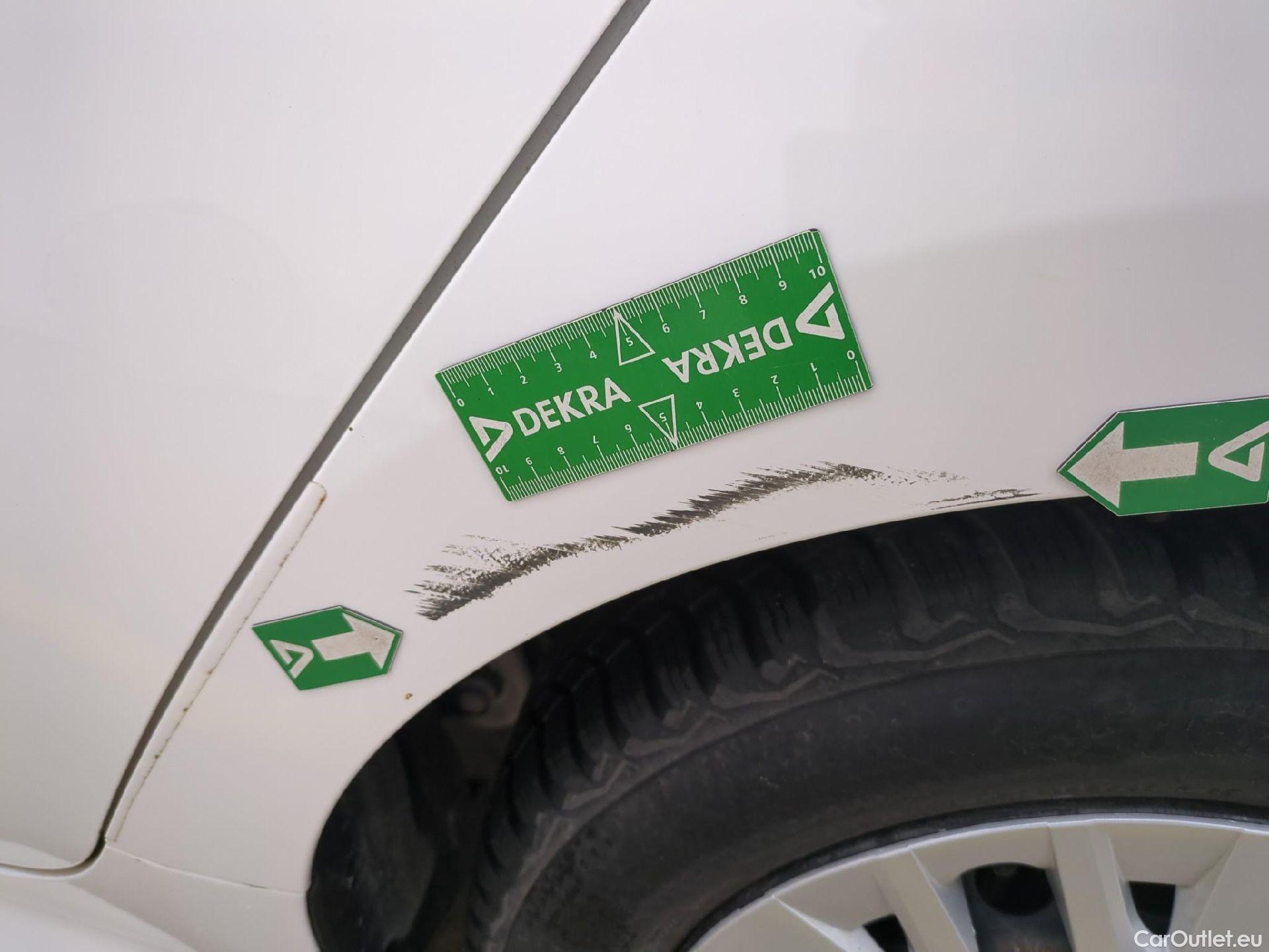  Toyota  Yaris TOYOTA  Hybride / 2019 / 5P / Berline Hybride 116h France #47