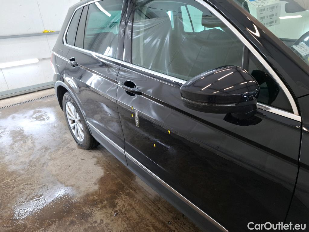  Volkswagen  Tiguan VOLKSWAGEN  / 2016 / 5P / SUV 2.0 TDI 150 DSG7 Confortline Business #45