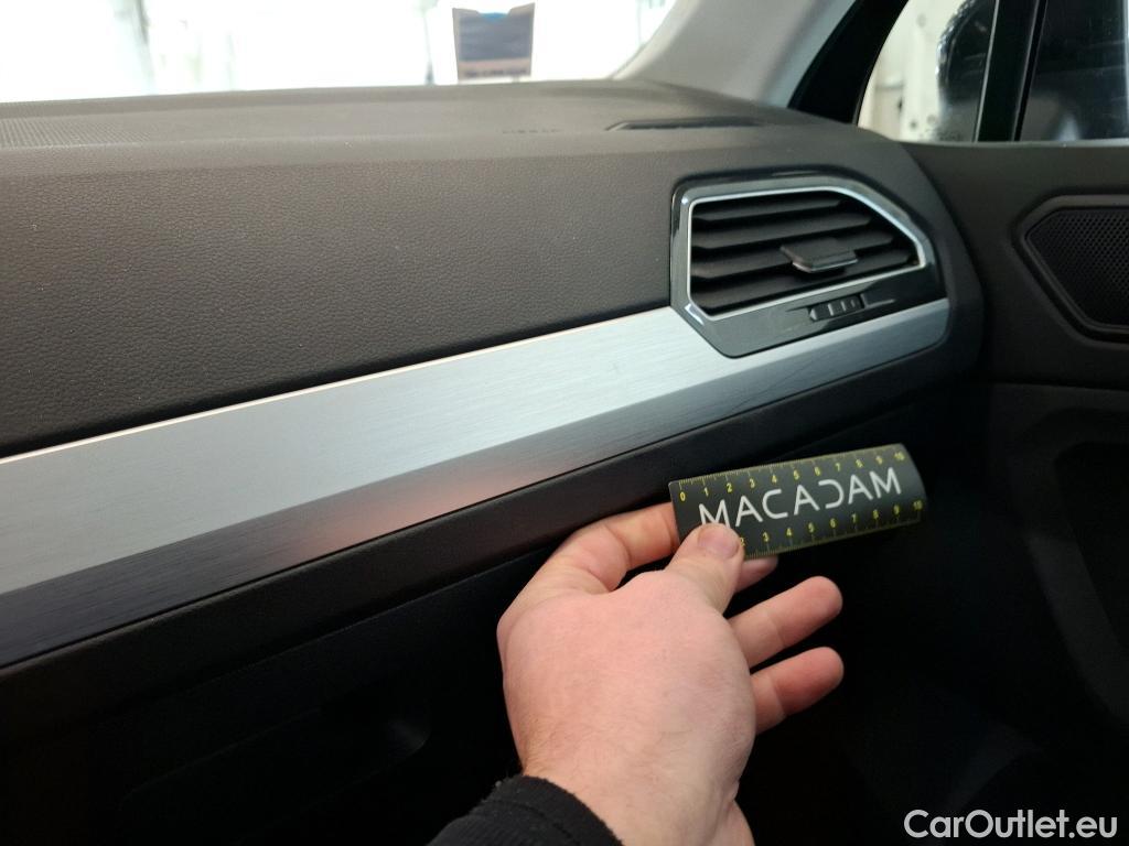  Volkswagen  Tiguan VOLKSWAGEN  / 2016 / 5P / SUV 2.0 TDI 150 DSG7 Confortline Business #36