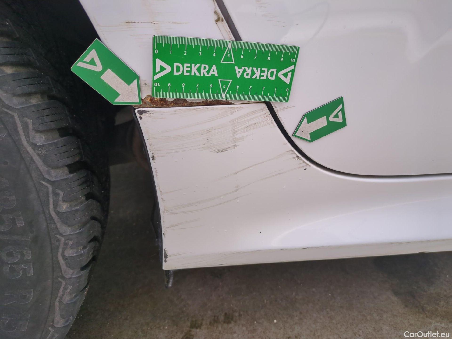  Toyota  Yaris TOYOTA  Hybride / 2019 / 5P / Berline Hybride 116h France #28