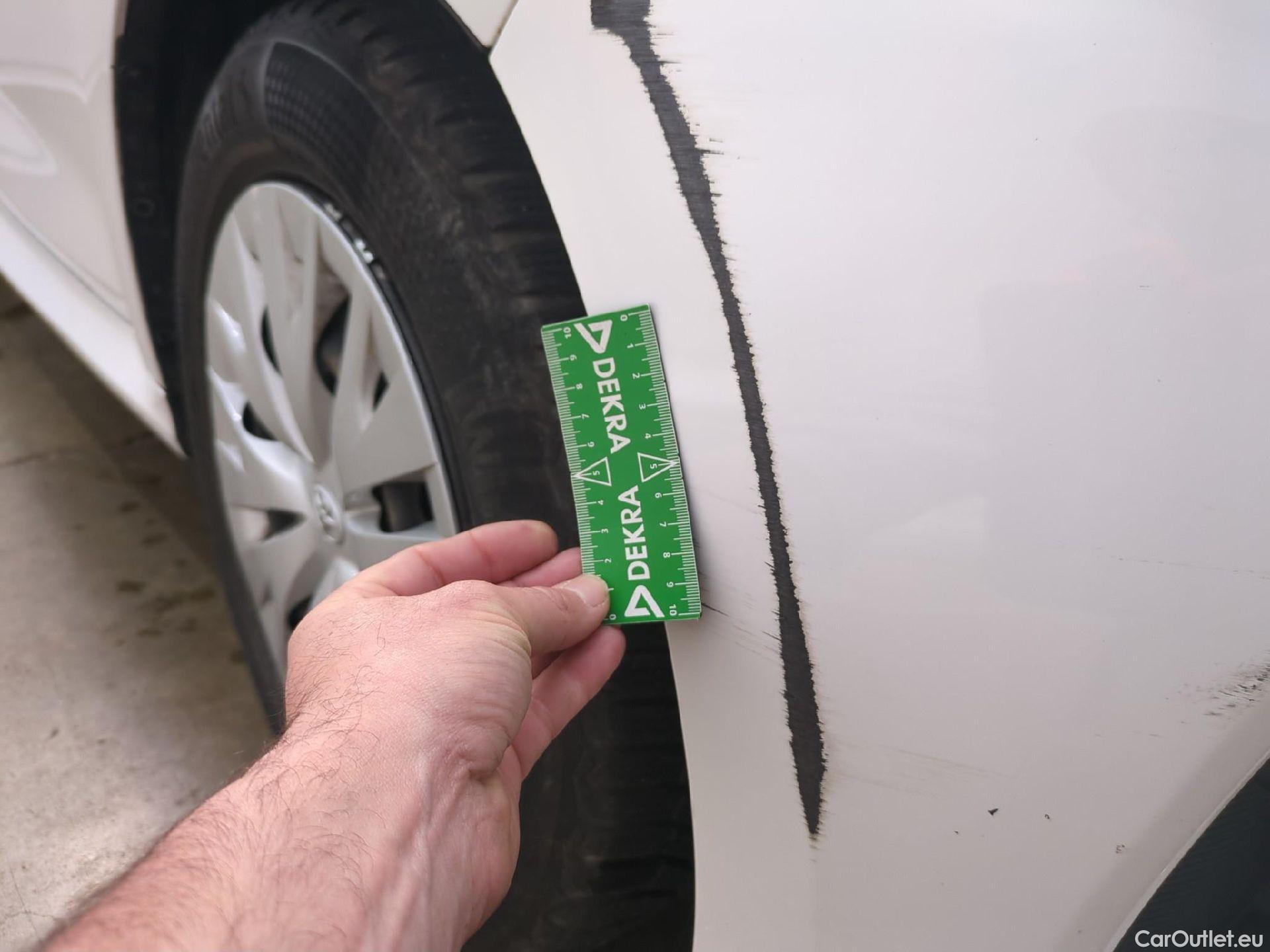  Toyota  Yaris TOYOTA  Hybride / 2019 / 5P / Berline Hybride 116h France #13