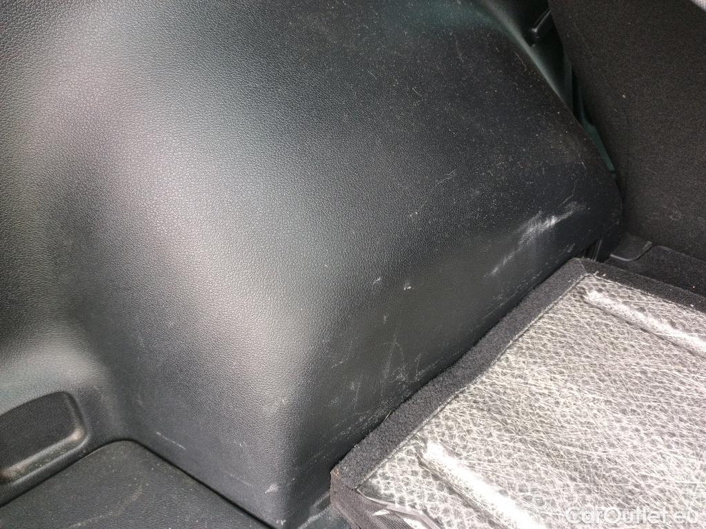  KIA  Sportage KIA  1.6MHEV Drive 100kW(136CV) 4x2(Crist Tintados) #30