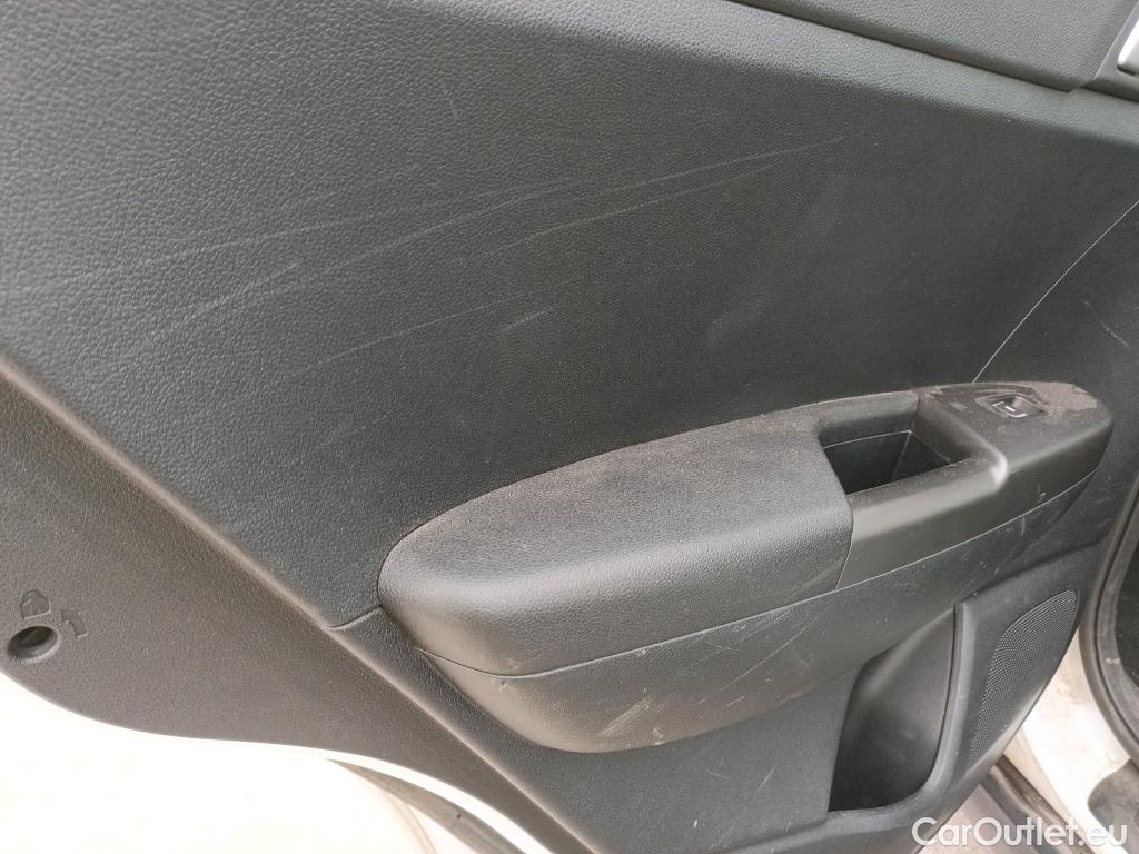  KIA  Sportage KIA  / 2018 / 5P / todoterreno 1.6 MHEV Concept 85kW (115CV) 4x2 #19