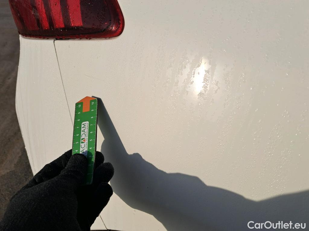  Hyundai  Tucson HYUNDAI  / 2018 / 5P / todoterreno 1.6 CRDI 85kW (116CV) 48V SLE 4X2(SP)(SL) #32