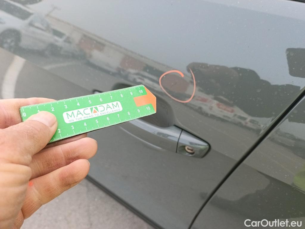  Audi  Q2 AUDI  / 2016 / 5P / todoterreno Design 30 TFSI 85kW (116CV) #17