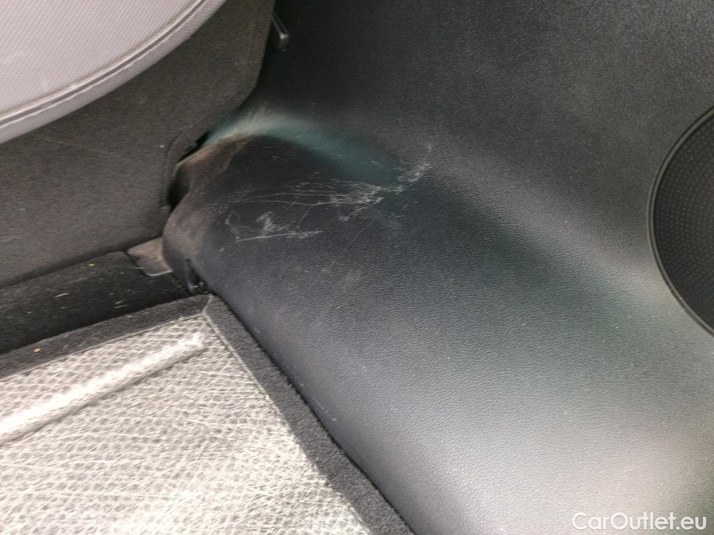  KIA  Sportage KIA  1.6MHEV Drive 100kW(136CV) 4x2(Crist Tintados) #25