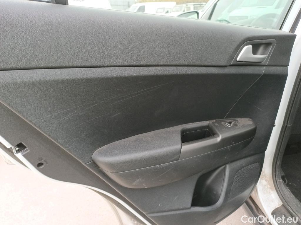  KIA  Sportage KIA  / 2018 / 5P / todoterreno 1.6 MHEV Concept 85kW (115CV) 4x2 #18